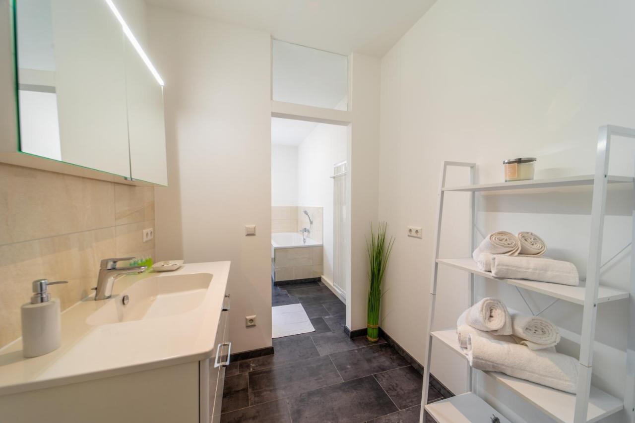 Grosse 3-Zimmer Wohnung - Zentral-Coburg - Kostenloser Parkplatz Exterior foto